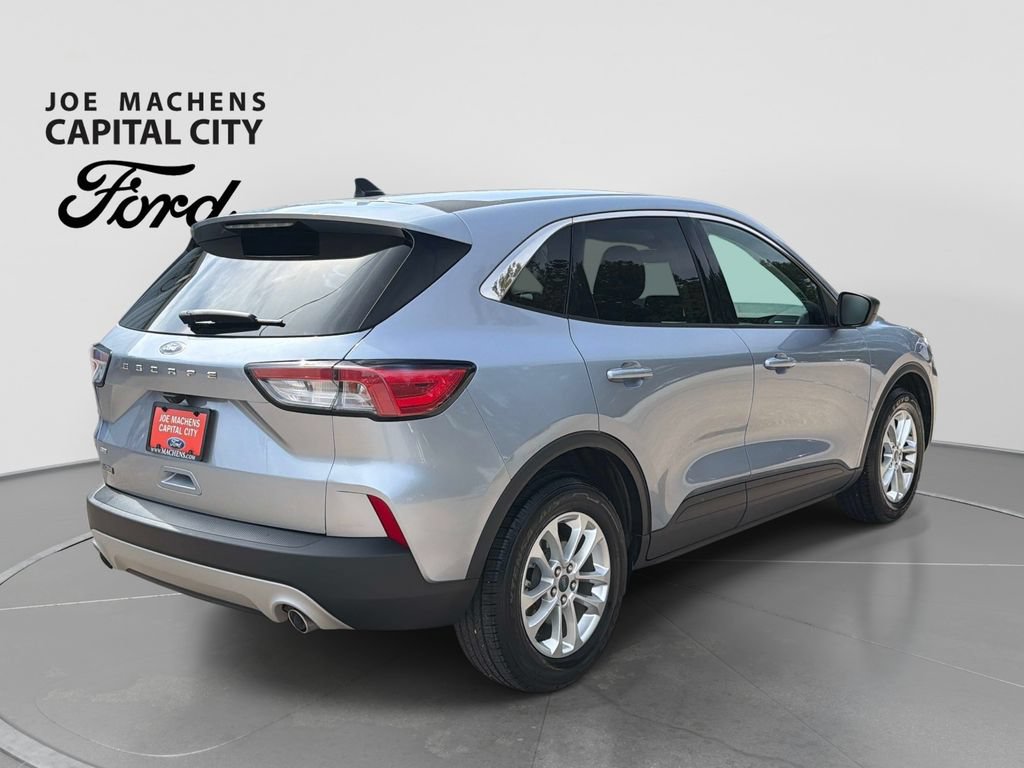 Used 2022 Ford Escape SE w/ Convenience Package FWD image 5