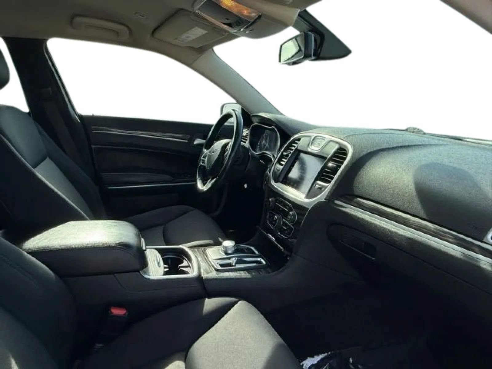 Used 2019 Chrysler 300 Touring RWD image 17
