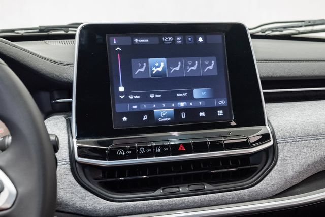 Certified 2025 Jeep Compass Latitude AWD/4WD image 19