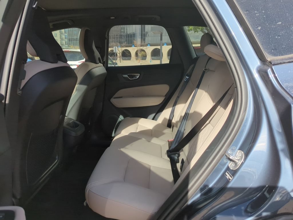 Used 2026 Volvo XC60 B5 Plus AWD/4WD image 9