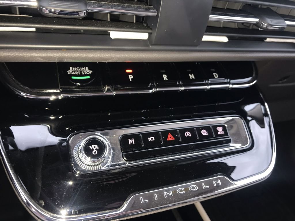 Used 2023 Lincoln Corsair AWD w/ Equipment Group 101A image 20
