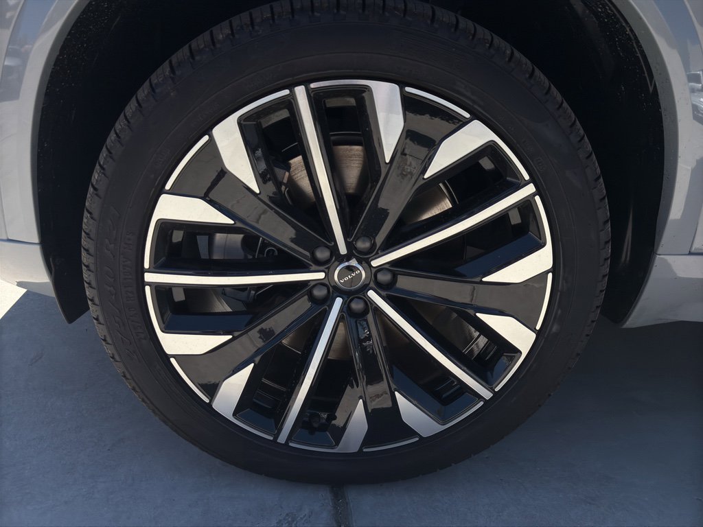 New 2026 Volvo XC90 T8 Ultra w/ Protection Package Premier image 9