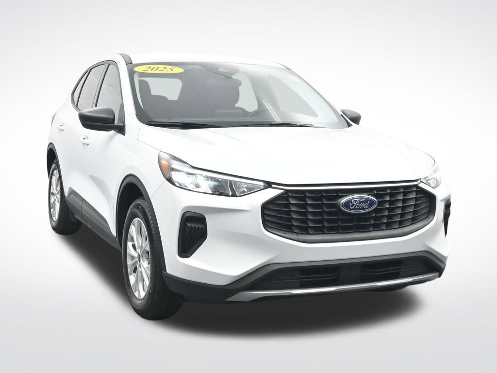 Used 2025 Ford Escape Active image 3