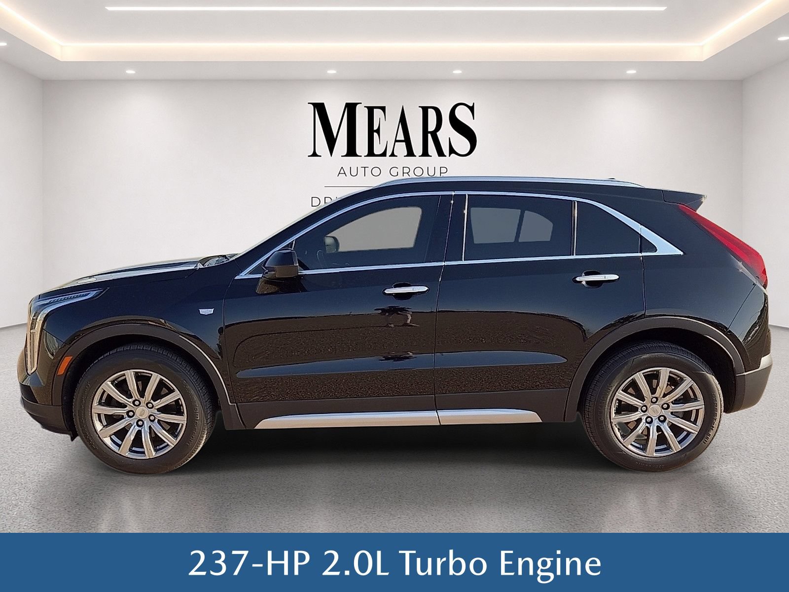 Used 2019 Cadillac XT4 Premium Luxury FWD image 3