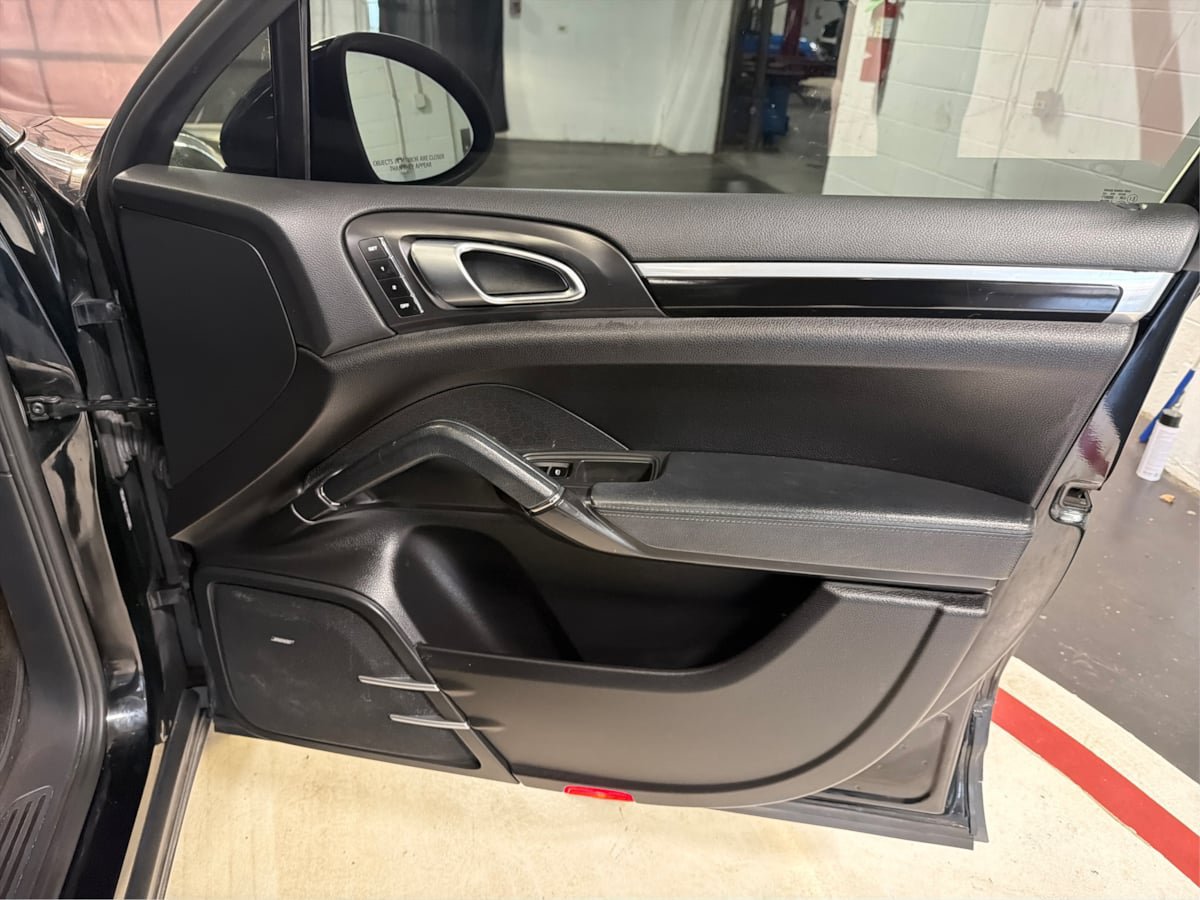 Used 2012 Porsche Cayenne AWD/4WD image 27