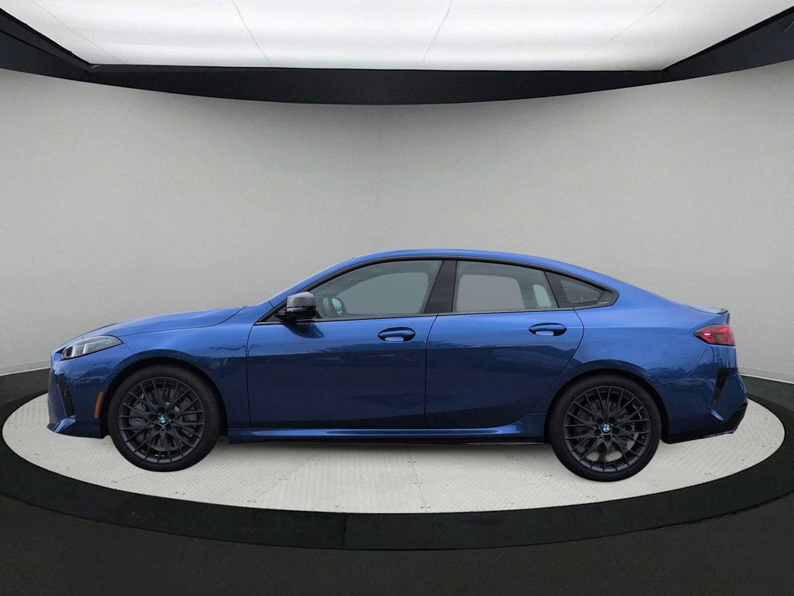 Used 2025 BMW M235i xDrive w/ M Performance Package AWD/4WD image 5