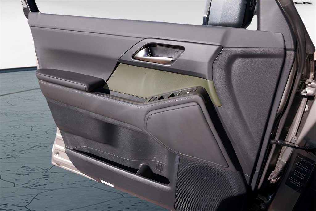 Used 2024 Lexus GX 550 image 25