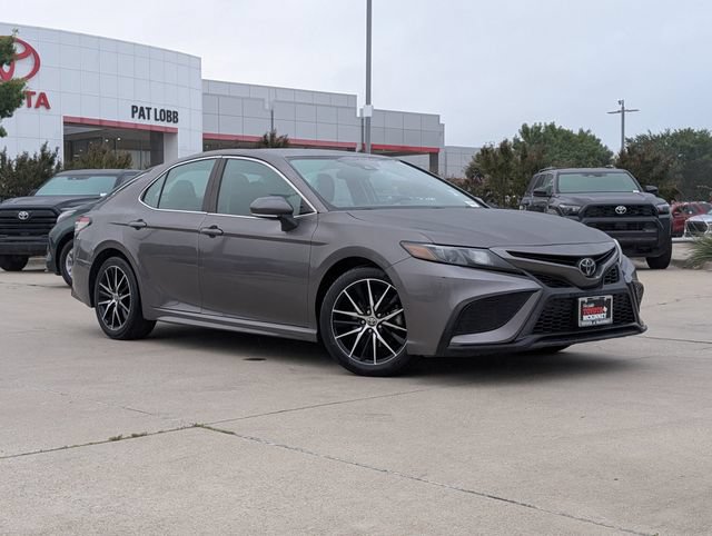 Used 2023 Toyota Camry SE FWD video 2