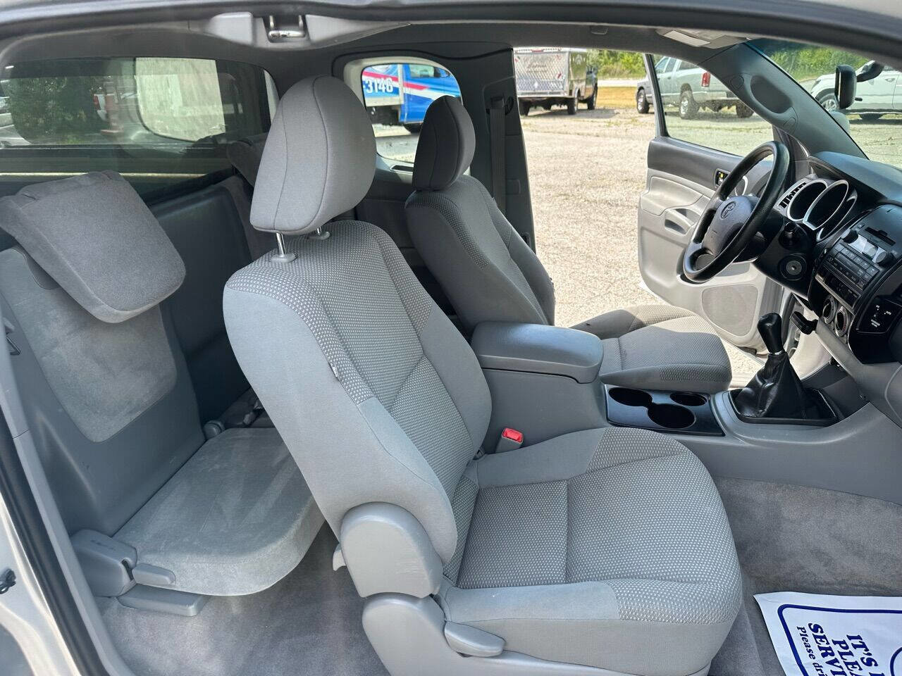 Used 2011 Toyota Tacoma Base 4x4 4dr Access Cab 6.1 ft image 13