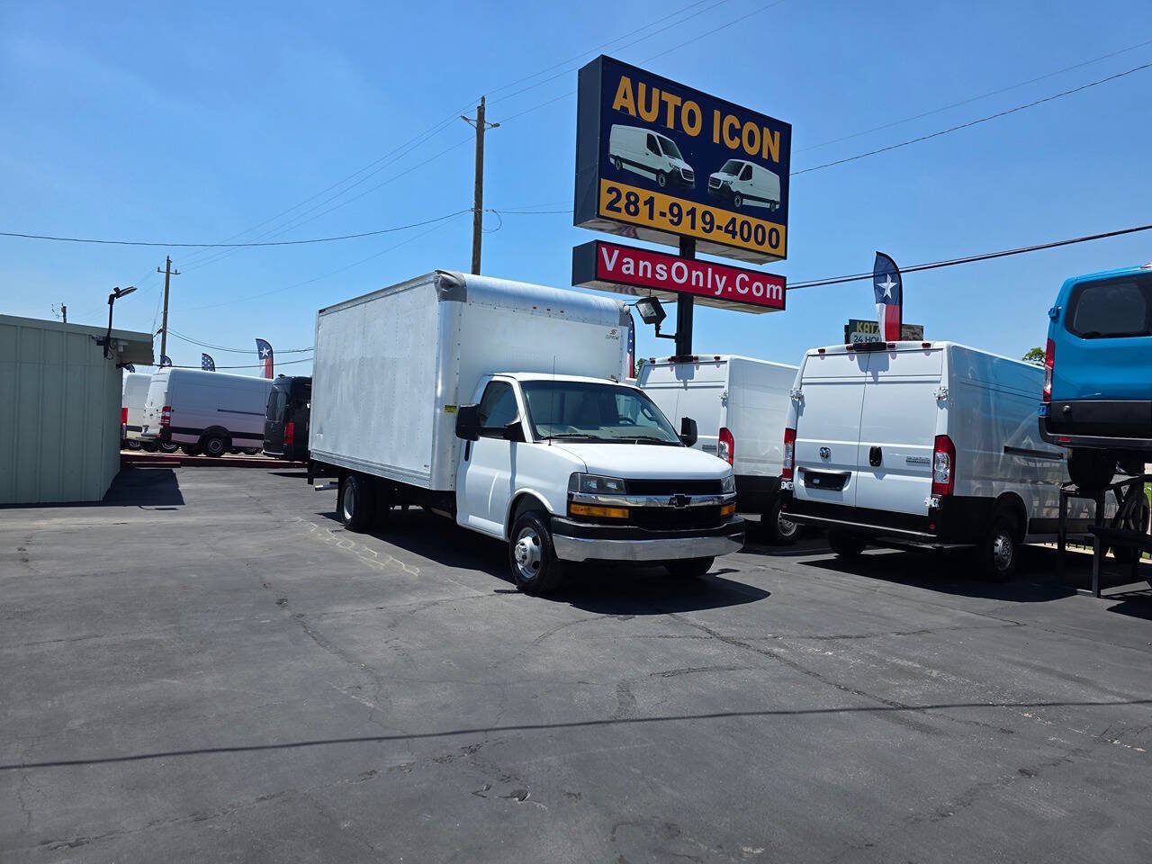 Used 2020 Chevrolet Express 3500 Extended w/ Power Convenience Package RWD image 25