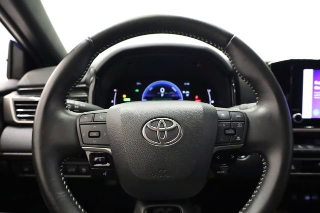 Used 2025 Toyota Camry SE image 18