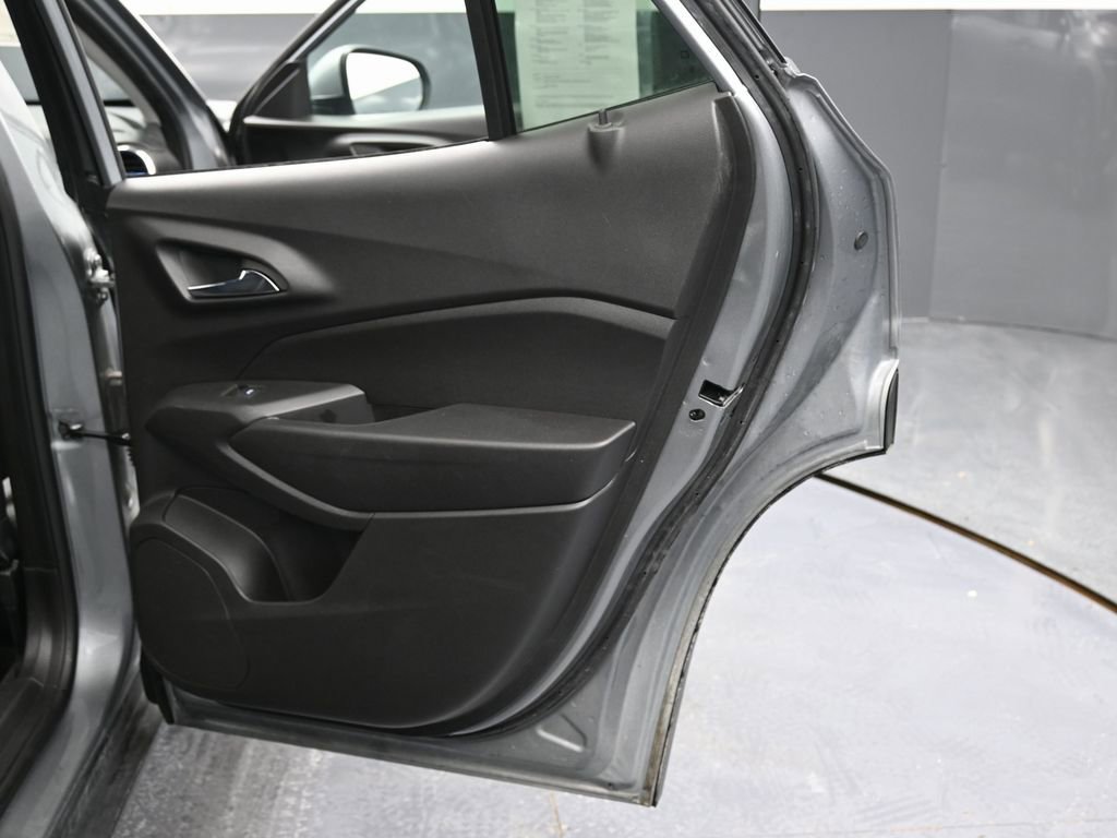 Used 2024 Chevrolet Trax LT image 32