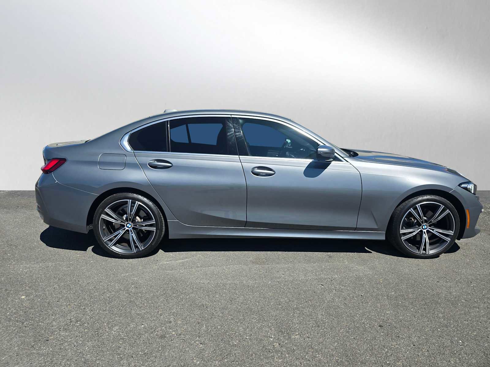 Used 2024 BMW 330i Sedan w/ Convenience Package image 2