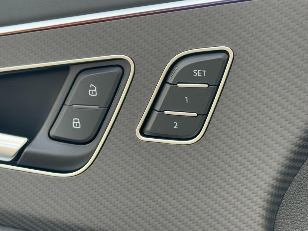 New 2026 Audi SQ8 Prestige image 12