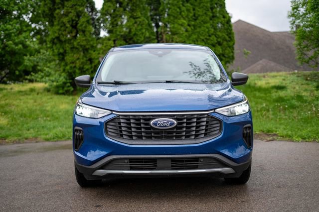Used 2023 Ford Escape Active w/ Tech Pack #1 AWD/4WD image 2