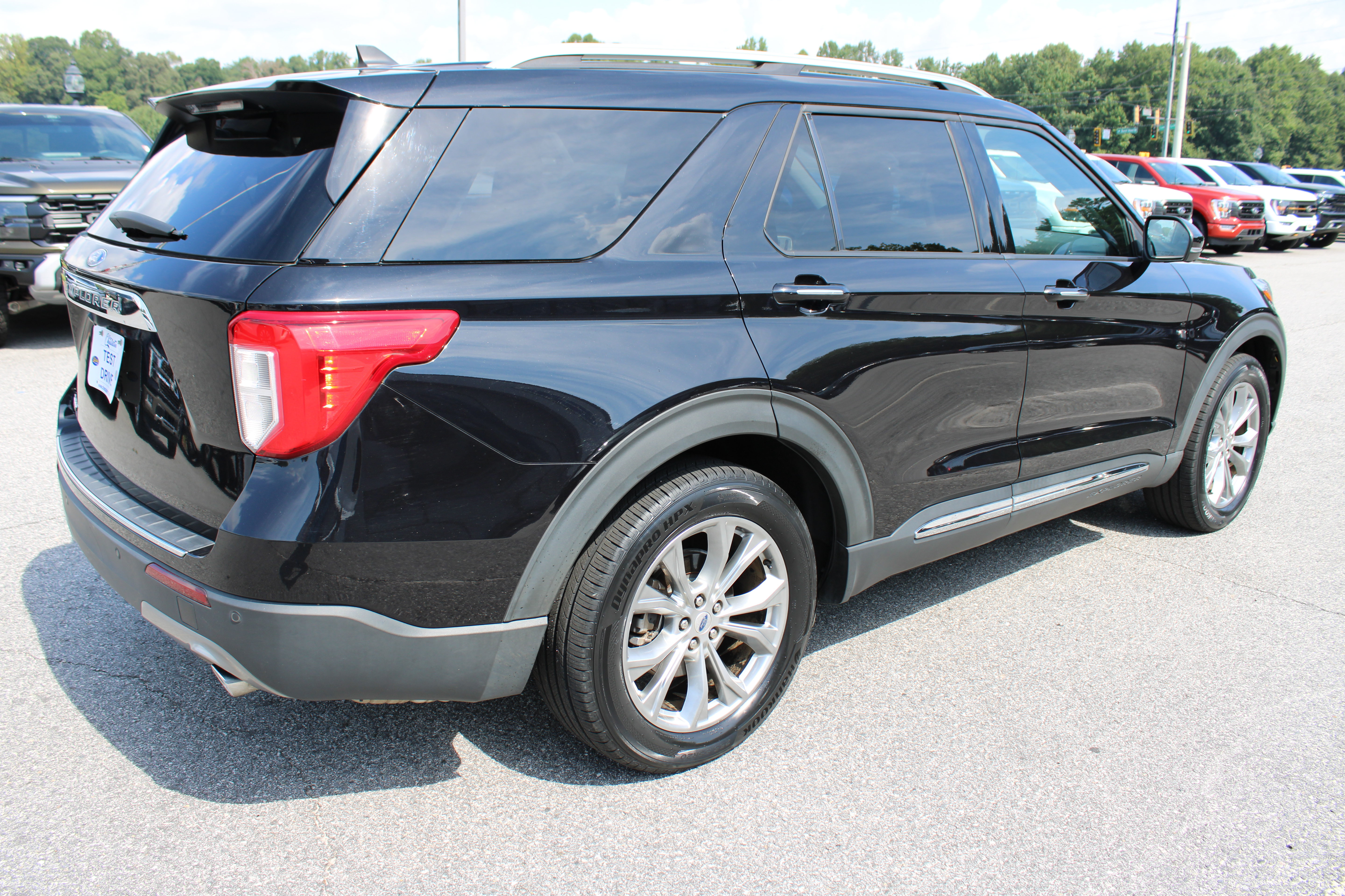 Used 2021 Ford Explorer Limited w/ Equipment Group 301A RWD image 6
