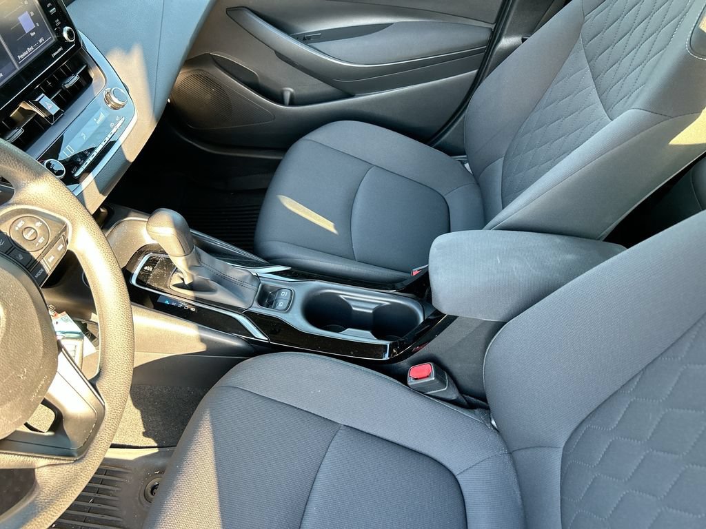 Used 2022 Toyota Corolla LE FWD image 26