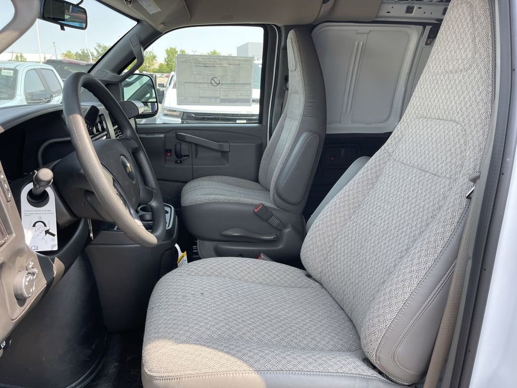New 2025 Chevrolet Express 3500 Extended w/ Driver Convenience Package image 7