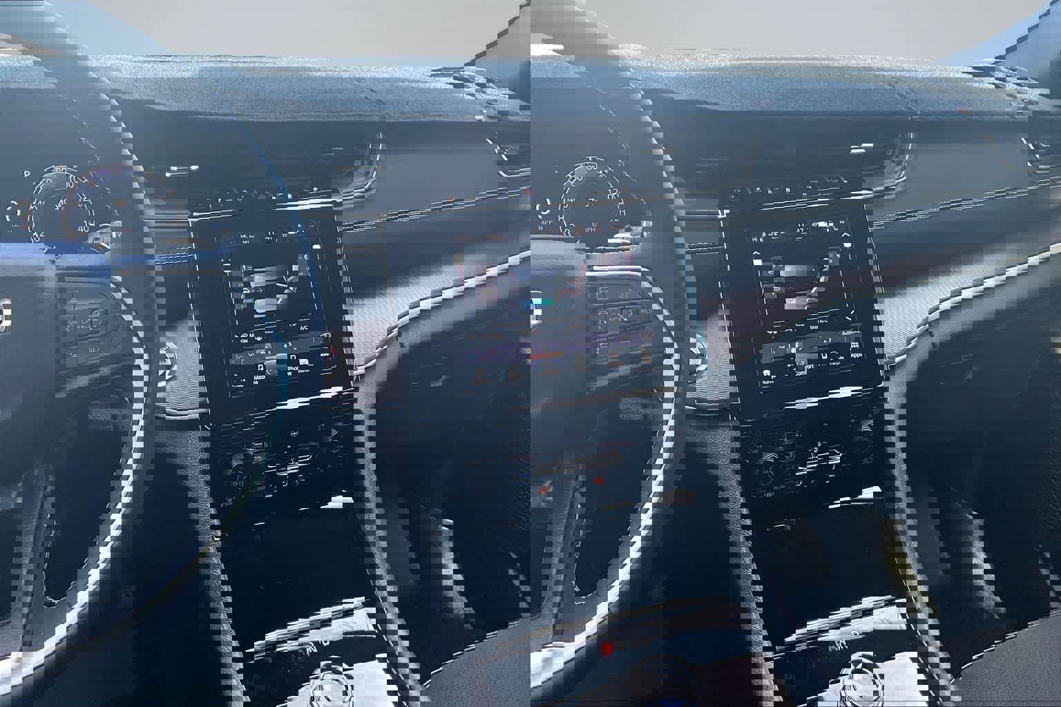 Used 2024 Jeep Grand Cherokee Altitude image 16