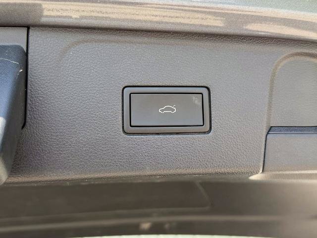 Used 2025 Volkswagen Atlas SE AWD/4WD image 18