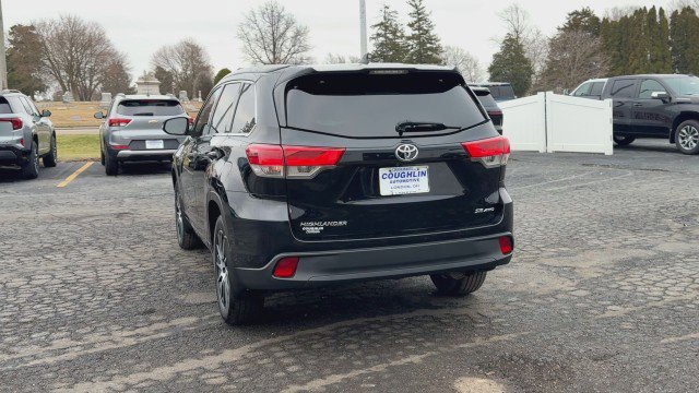 Used 2017 Toyota Highlander SE image 8