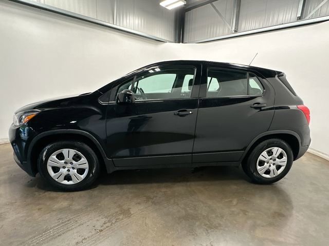 Used 2018 Chevrolet Trax LS FWD image 2