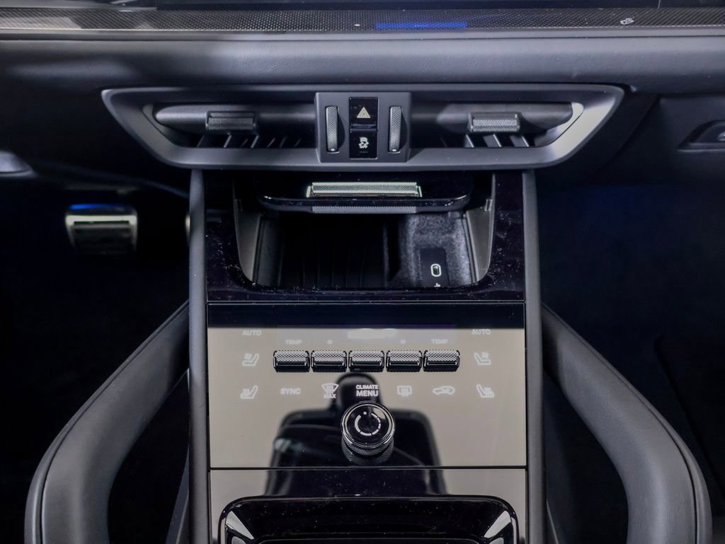 New 2026 Porsche Cayenne GTS image 21