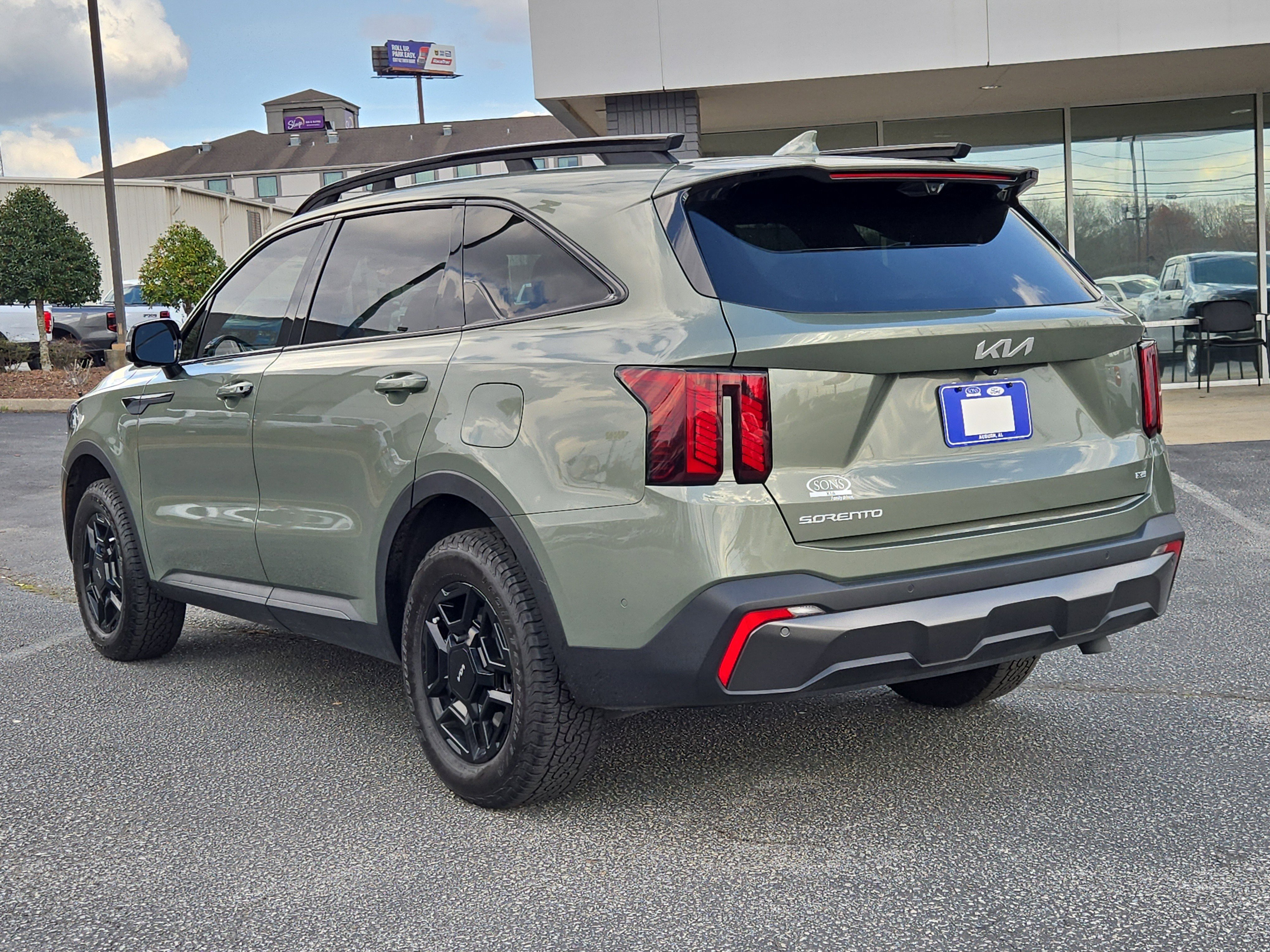 Used 2024 Kia Sorento SX Prestige w/ Olive Brown Leather Package image 9