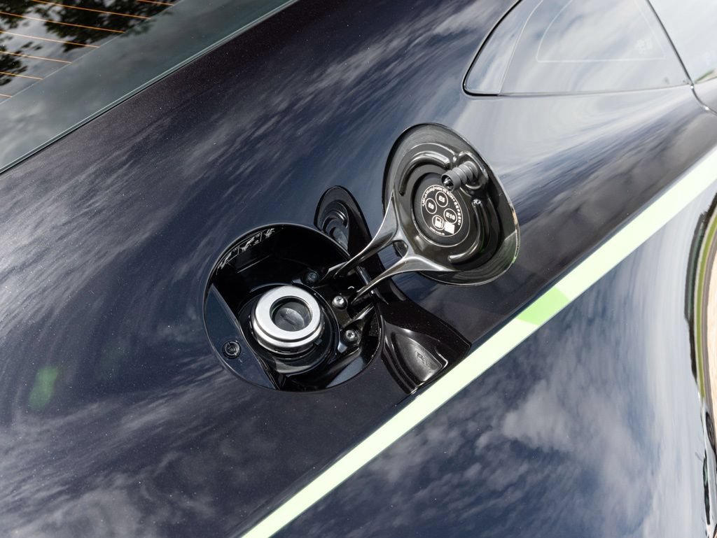 Used 2023 Aston Martin V12 Vantage RWD image 52