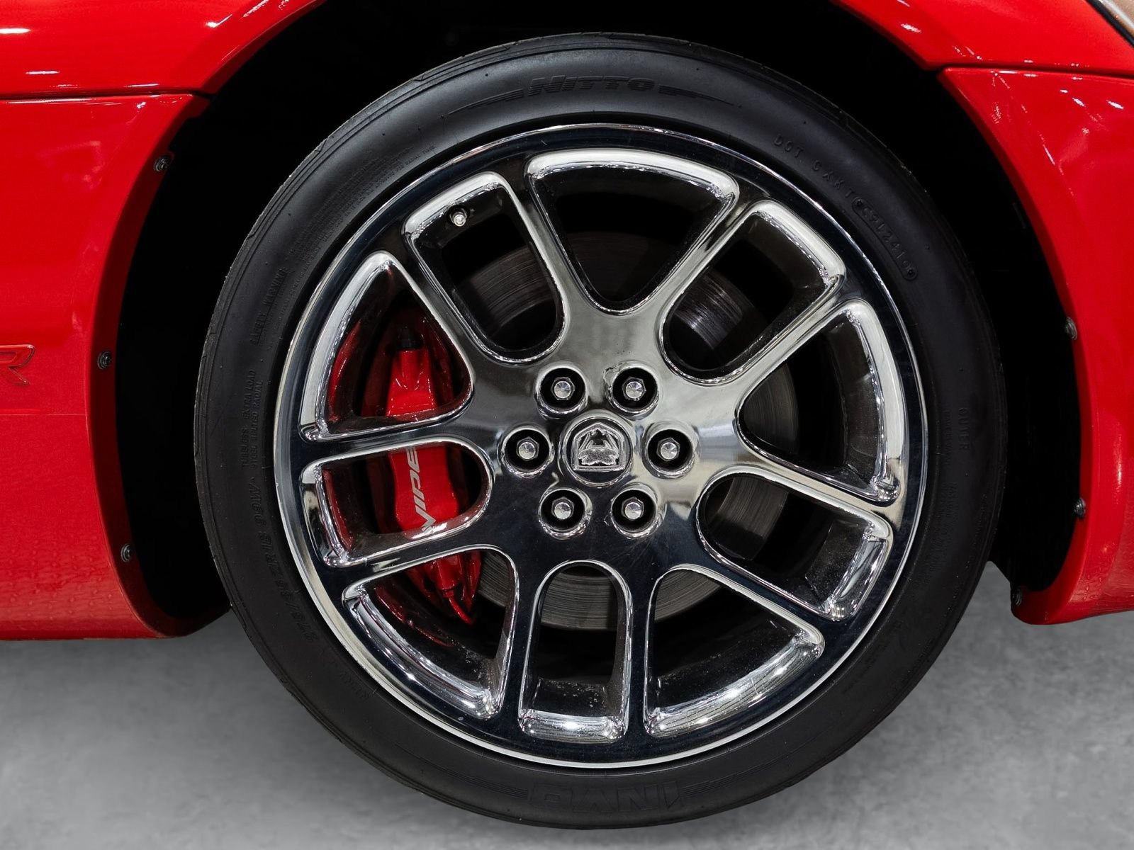 Used 2004 Dodge Viper SRT-10 RWD image 8