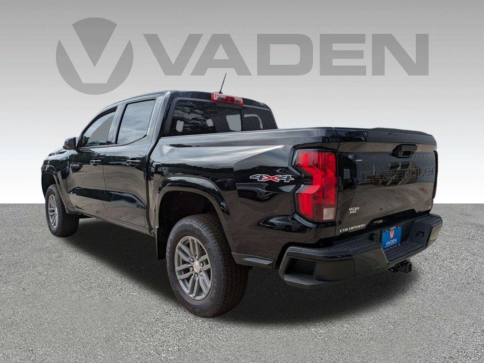 Used 2024 Chevrolet Colorado LT w/ LT Convenience Package II image 17