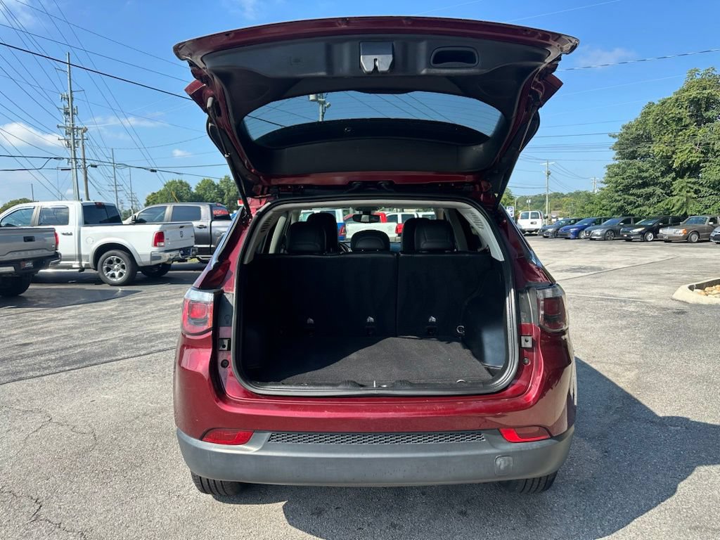 Used 2020 Jeep Compass Latitude w/ Cold Weather Group AWD/4WD image 6