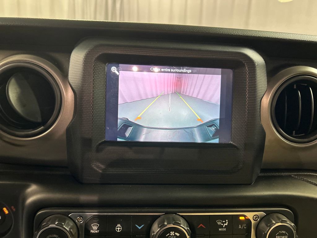 Used 2022 Jeep Gladiator Willys image 18