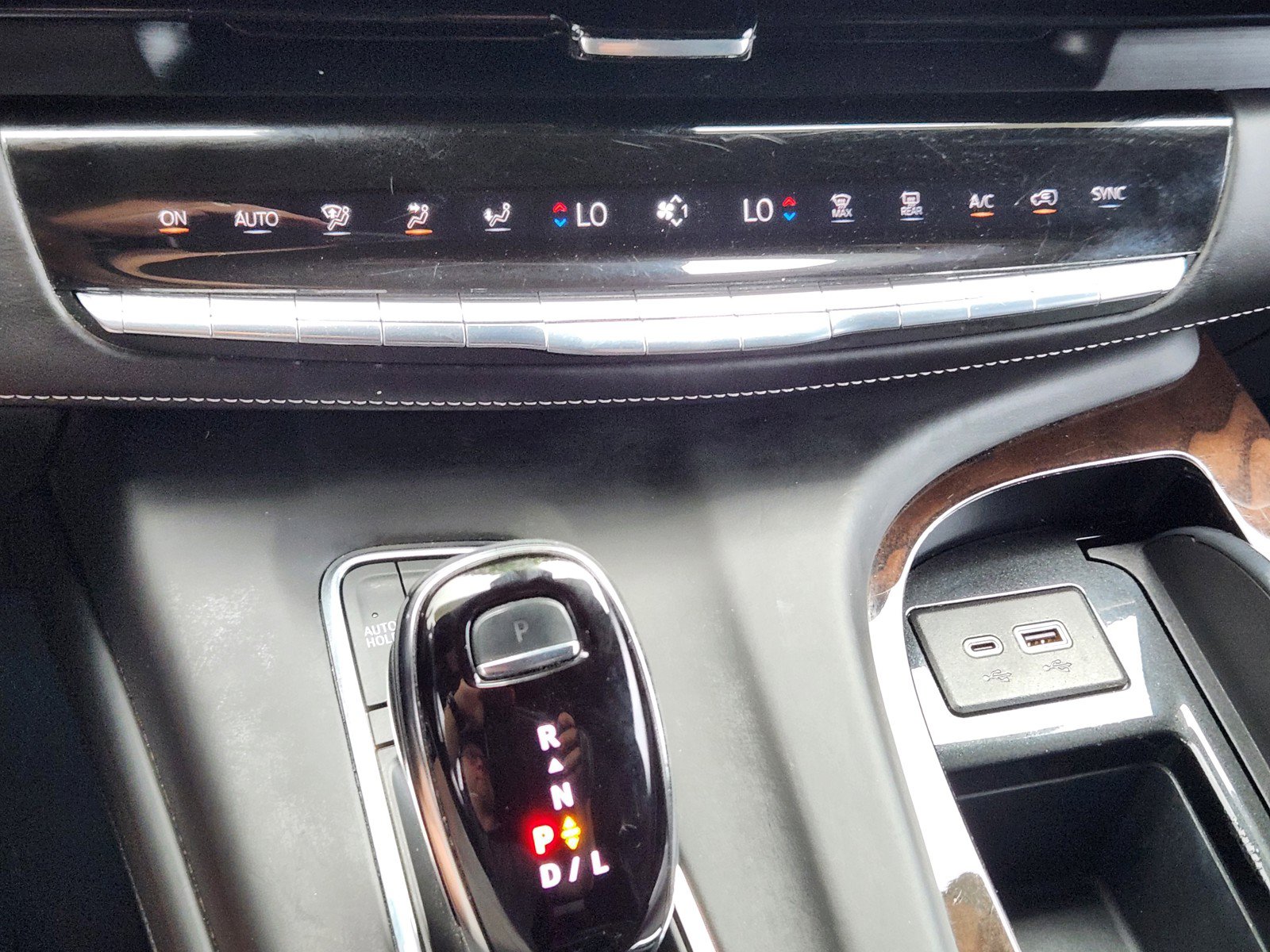 Certified 2023 Cadillac Escalade Sport Platinum w/ LPO, Floor Liner Package AWD/4WD image 16