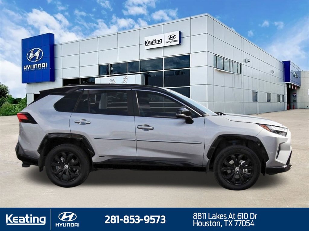 Used 2024 Toyota RAV4 XSE AWD/4WD image 4