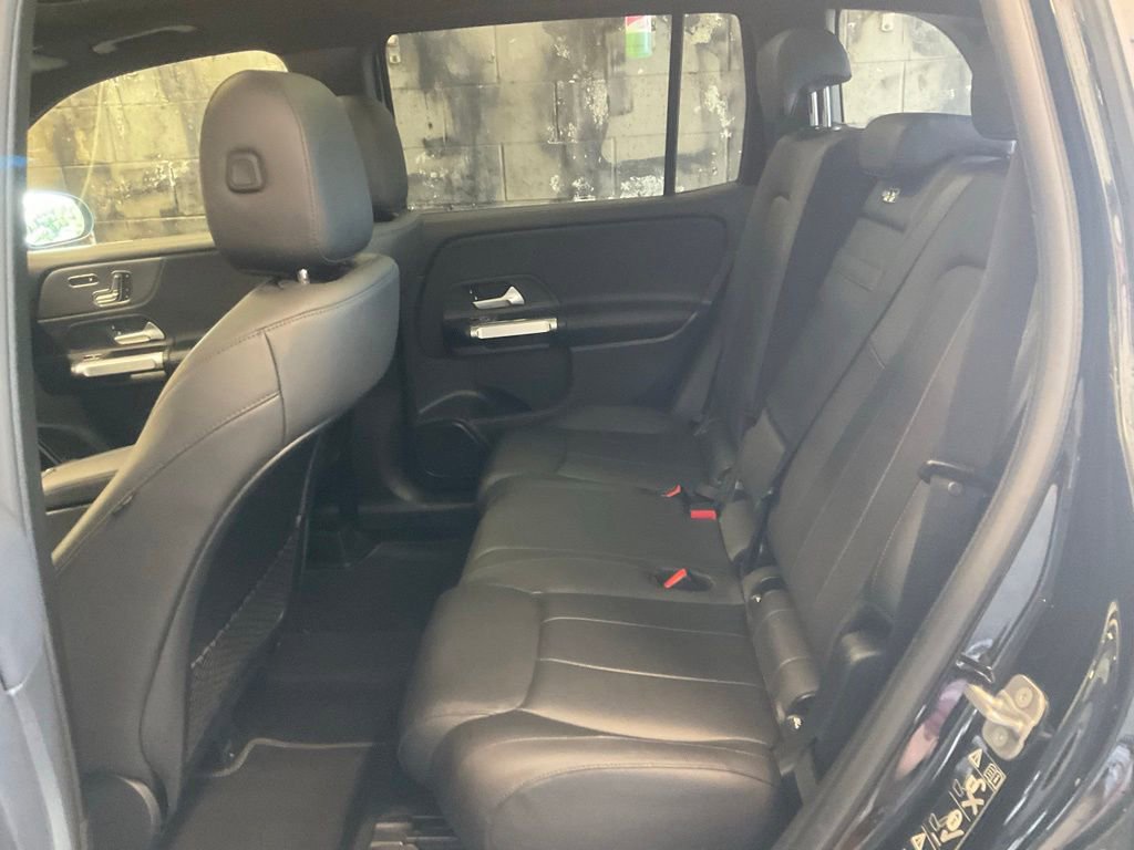 Used 2023 Mercedes-Benz GLB 250 4MATIC w/ Premium Package image 27