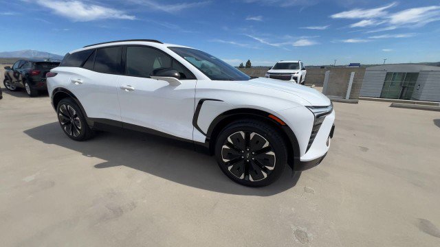 Used 2024 Chevrolet Blazer EV RS image 2