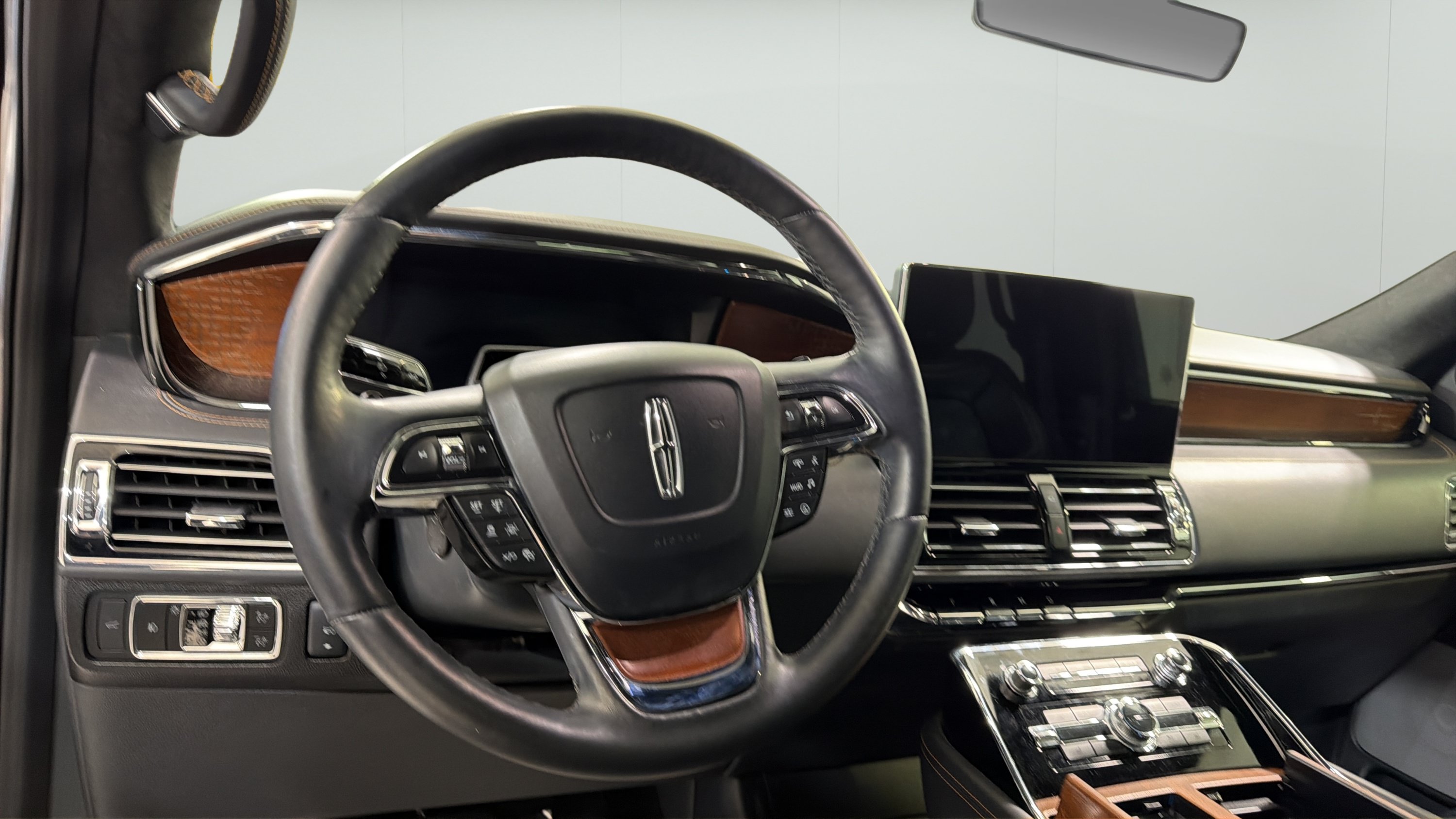 Used 2024 Lincoln Navigator Black Label AWD/4WD image 11