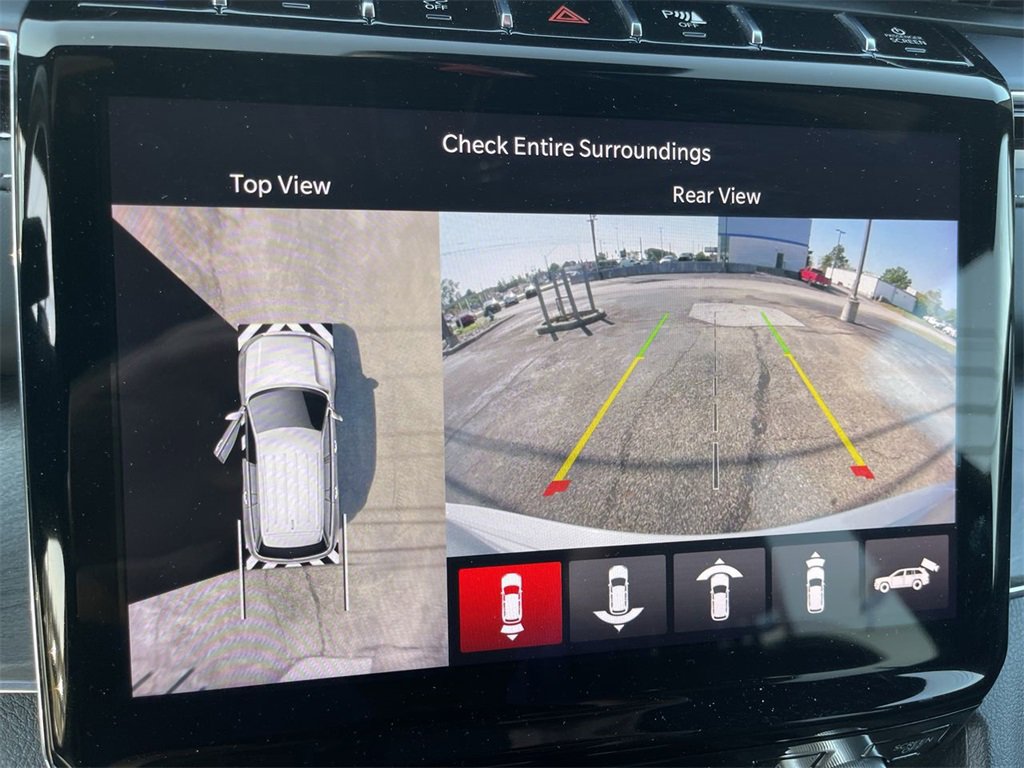 Used 2022 Jeep Grand Cherokee Overland w/ Advanced Protech Group III image 17