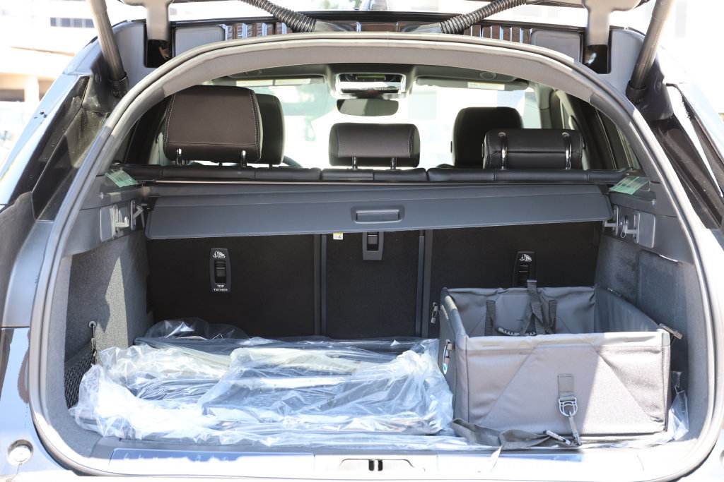 New 2026 Land Rover Range Rover Velar Belgravia AWD/4WD image 9
