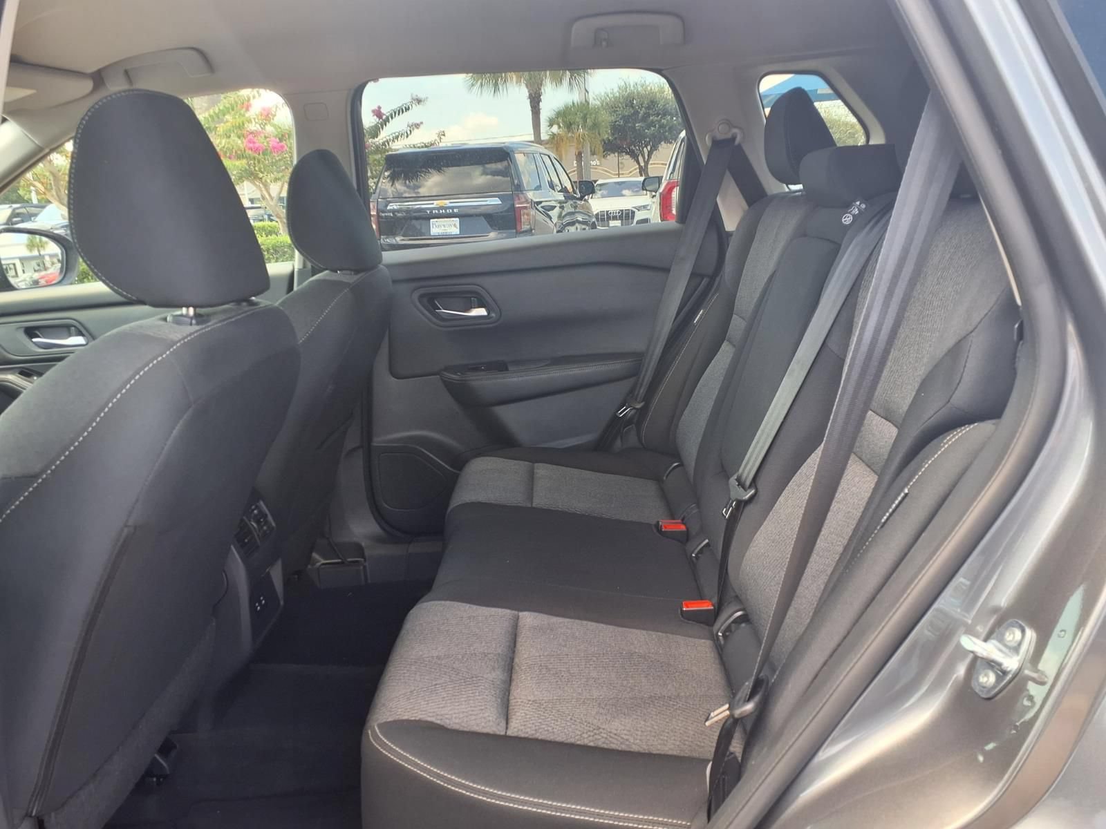 Used 2025 Nissan Rogue SV AWD/4WD image 19