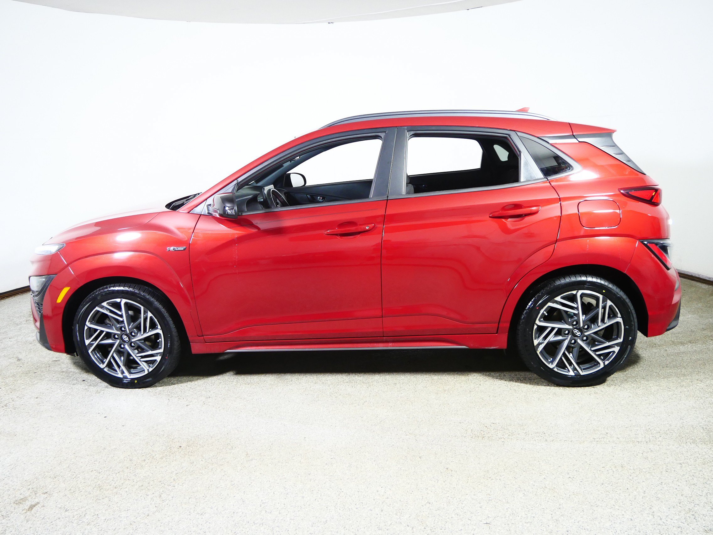 Used 2022 Hyundai Kona N Line w/ Tech Package FWD image 4