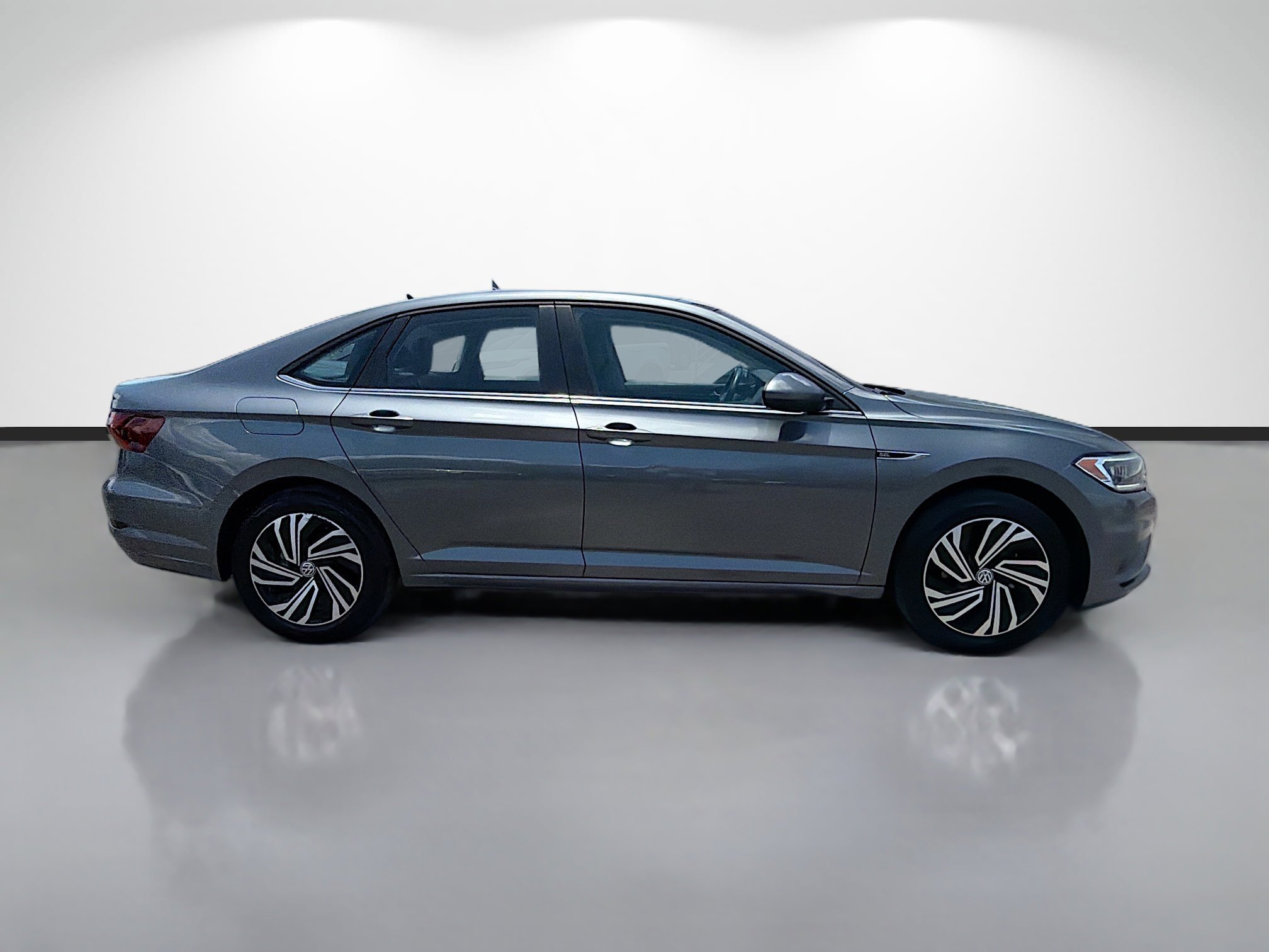 Used 2021 Volkswagen Jetta SEL FWD image 2