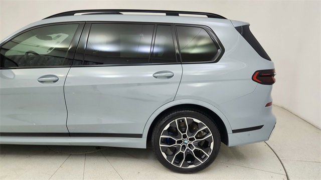 Used 2025 BMW X7 M60i image 10