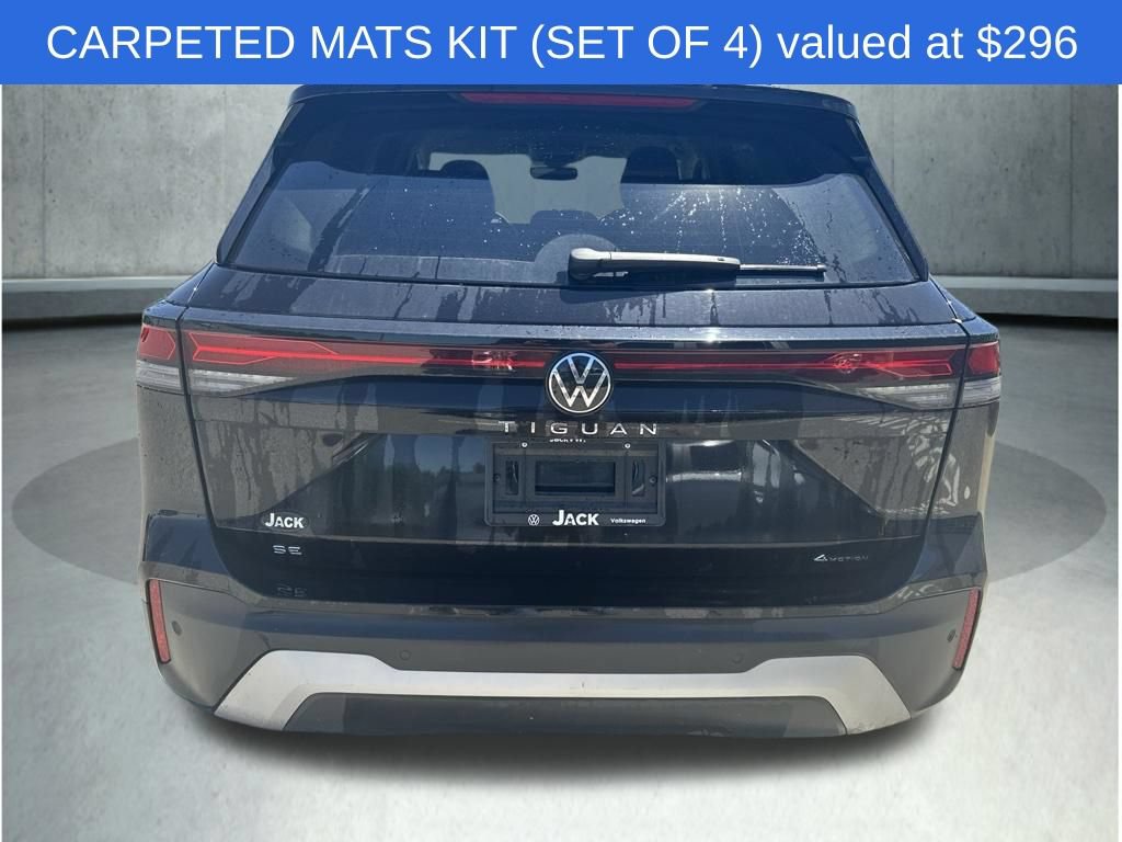 Used 2025 Volkswagen Tiguan SE AWD/4WD image 4