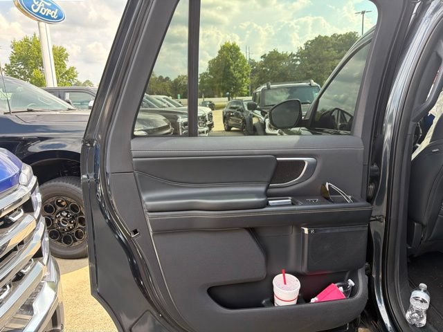 Used 2025 Ford Expedition Max Platinum w/ Stealth Appearance Package AWD/4WD image 33