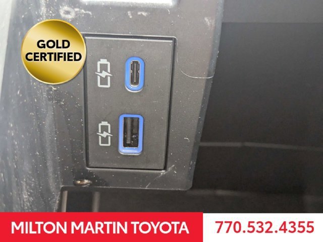 Certified 2021 Toyota Sienna XLE FWD image 26