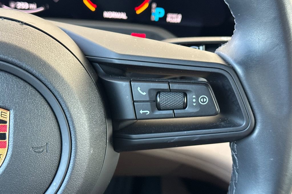 Used 2022 Porsche Taycan RWD image 30