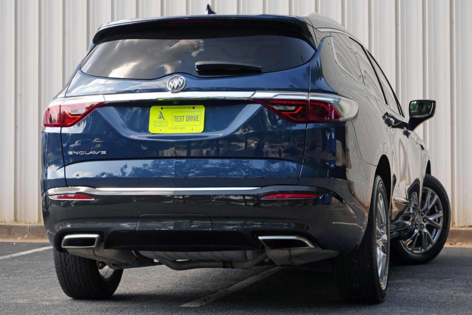 Used 2023 Buick Enclave Essence w/ Experience Buick Package FWD image 4