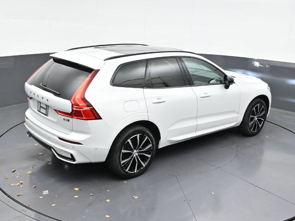 Certified 2024 Volvo XC60 B5 Plus AWD/4WD image 14
